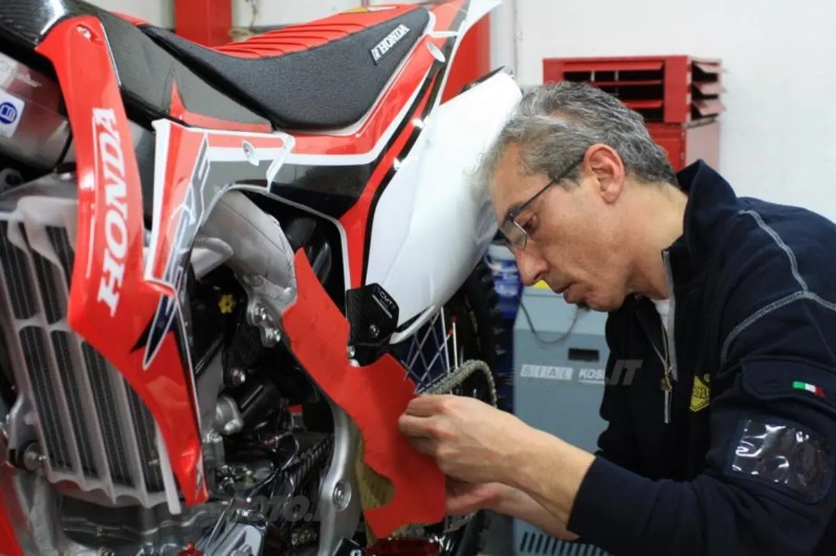 RedMoto e Vibram presentano i paratelai in gomma Rubber Frame Pads (4)