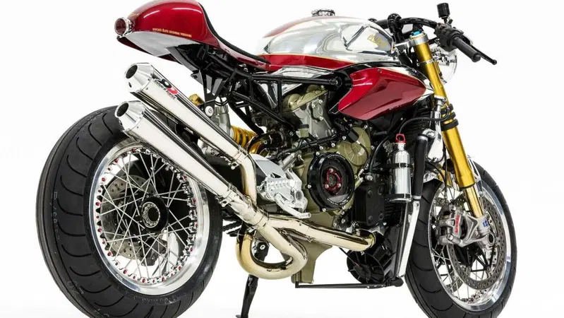 Ducati Panigale Elite II. Via la carenatura integrale e un po' di old style