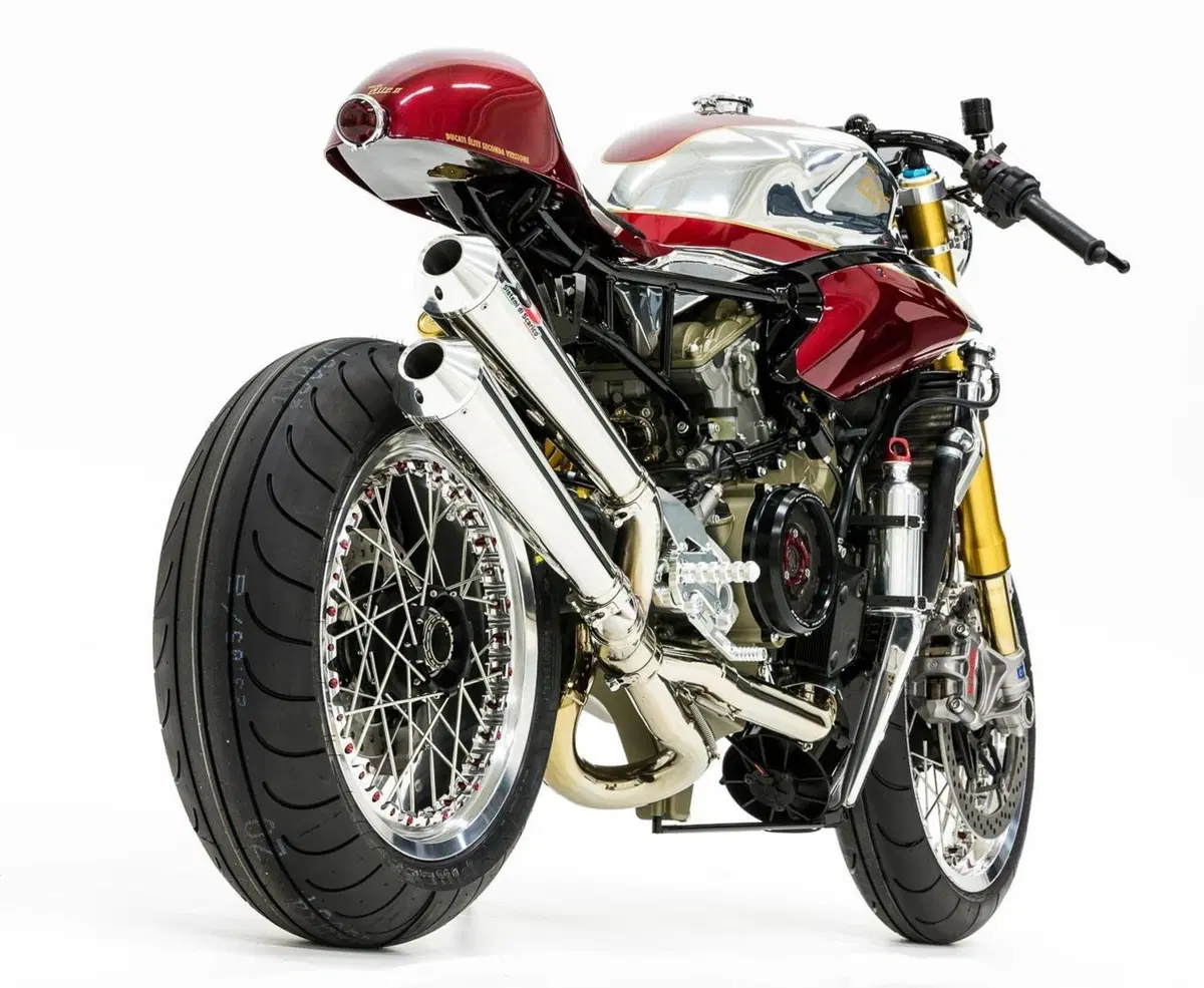 Ducati Panigale Elite II. Via la carenatura integrale e un po' di old style (10)