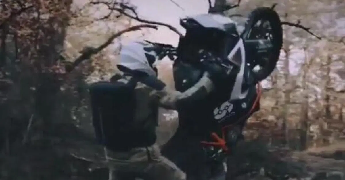 Off road e impennata con la KTM SuperAdventure, ma &egrave; andata male [VIDEO VIRALE]