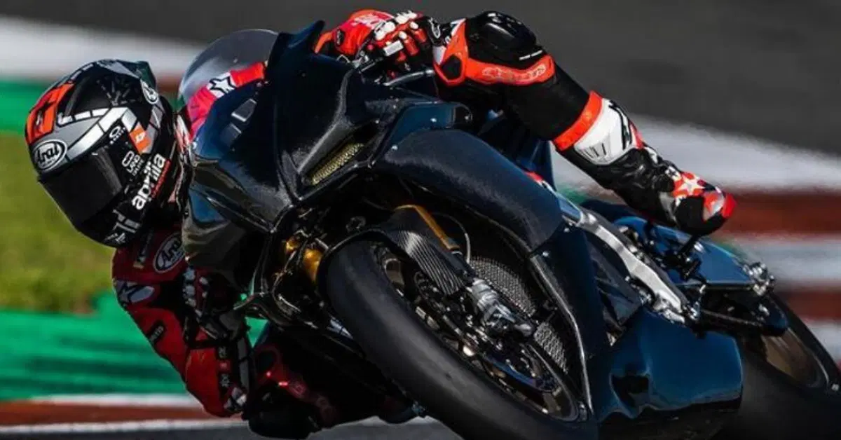 Maverick Vinales: Natale con i tuoi... e Santo Stefano con l'Aprilia RSV4