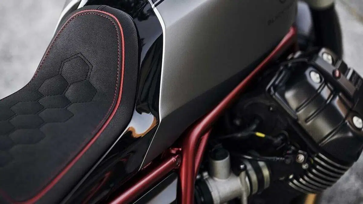 Blacktrack BT-05 Cento. La Moto Guzzi da oltre 120.000 euro (11)