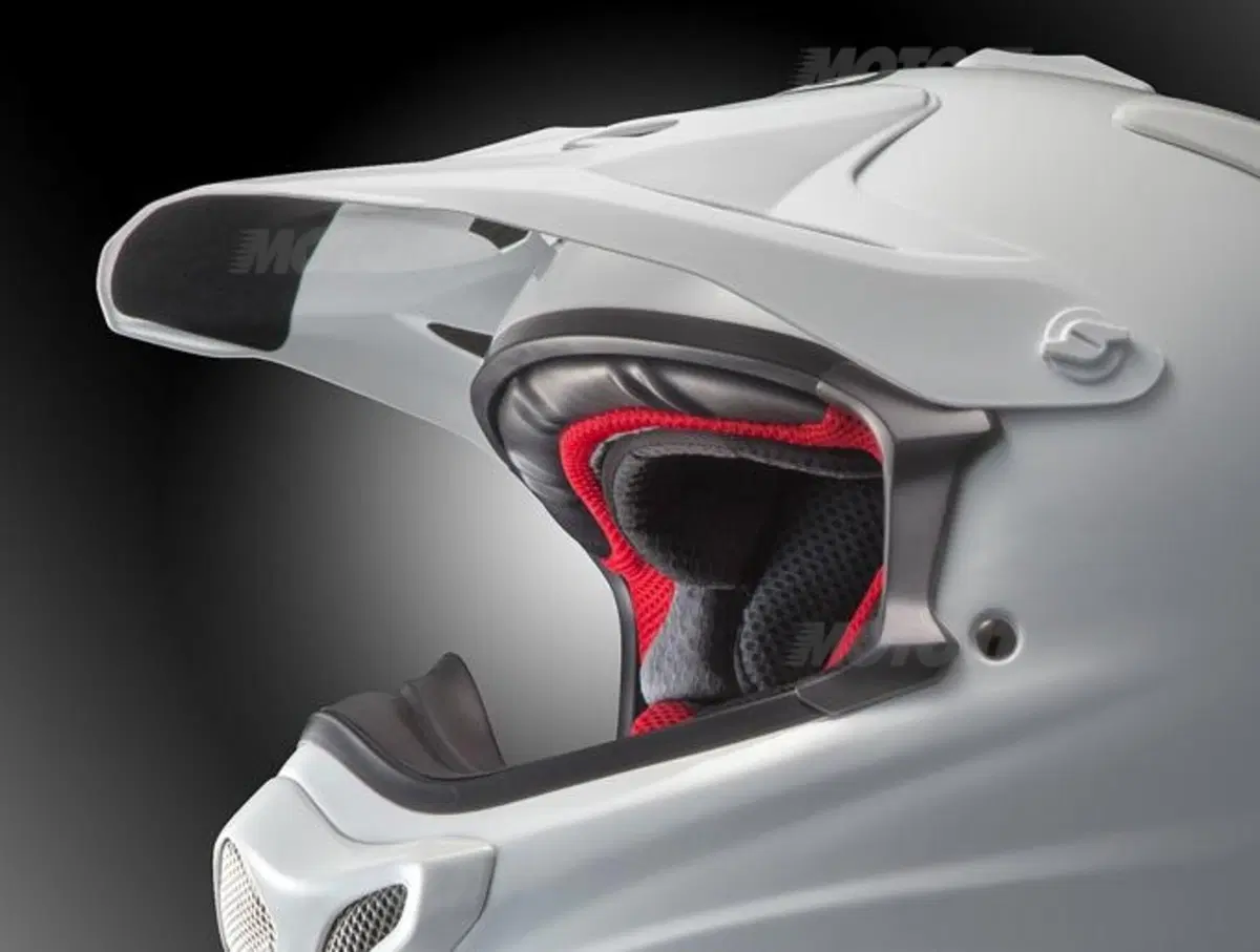Arai presenta il nuovo casco offroad MX-V (8)