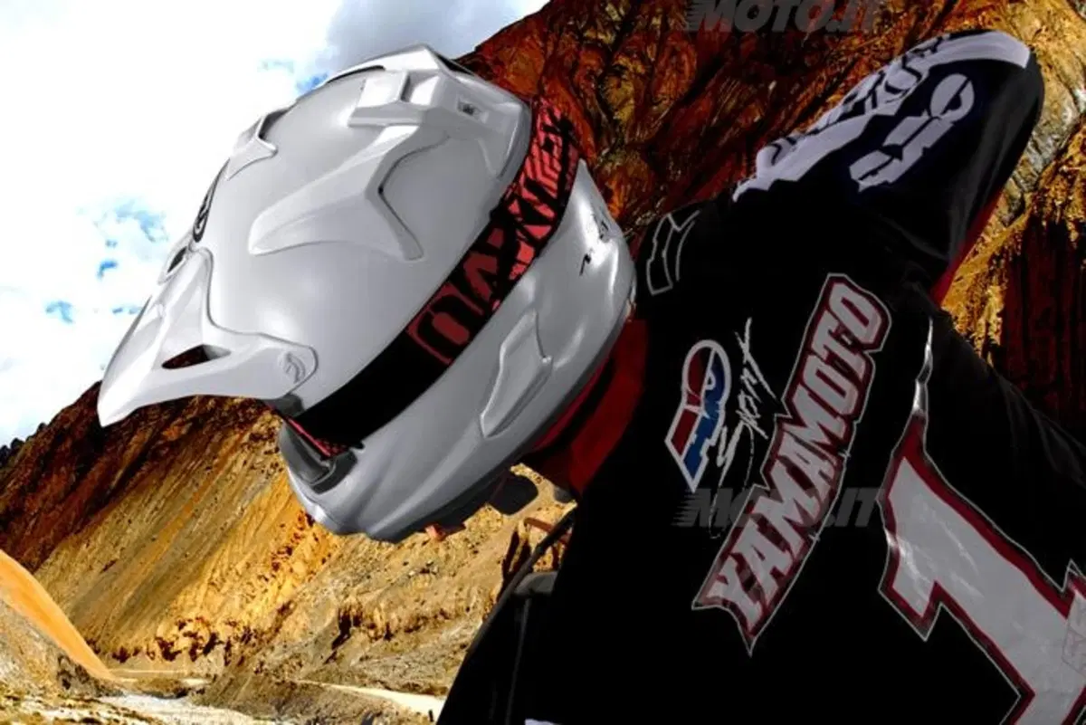 Arai presenta il nuovo casco offroad MX-V (18)