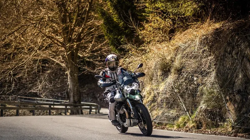 Zam on the road: ai GP d'Austria con la Moto Guzzi V85TT