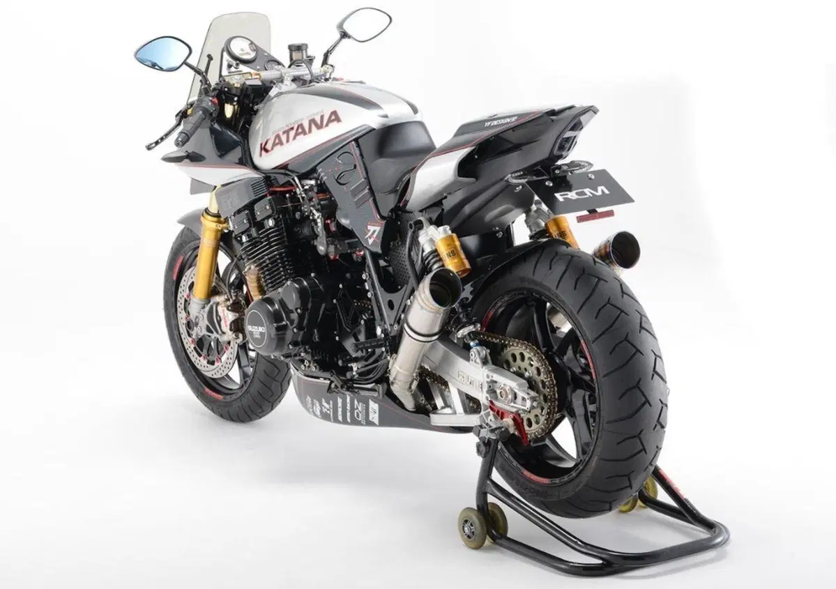 Suzuki Katana GSX1000S RCM-500. Rifatta da cima a fondo, e un po' R1 (15)
