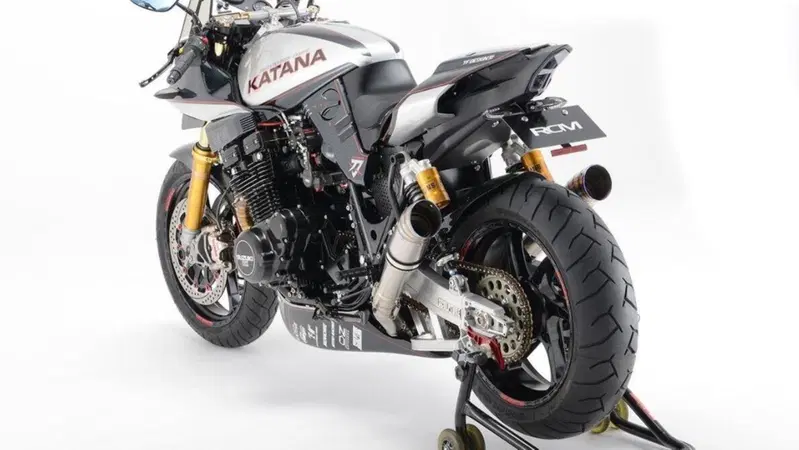 Suzuki Katana GSX1000S RCM-500. Rifatta da cima a fondo, e un po' R1