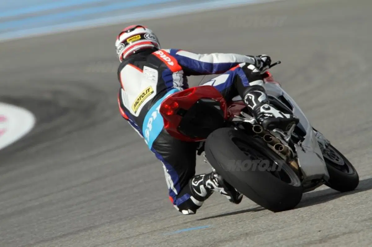 MV Agusta Brutale e F3  (7)