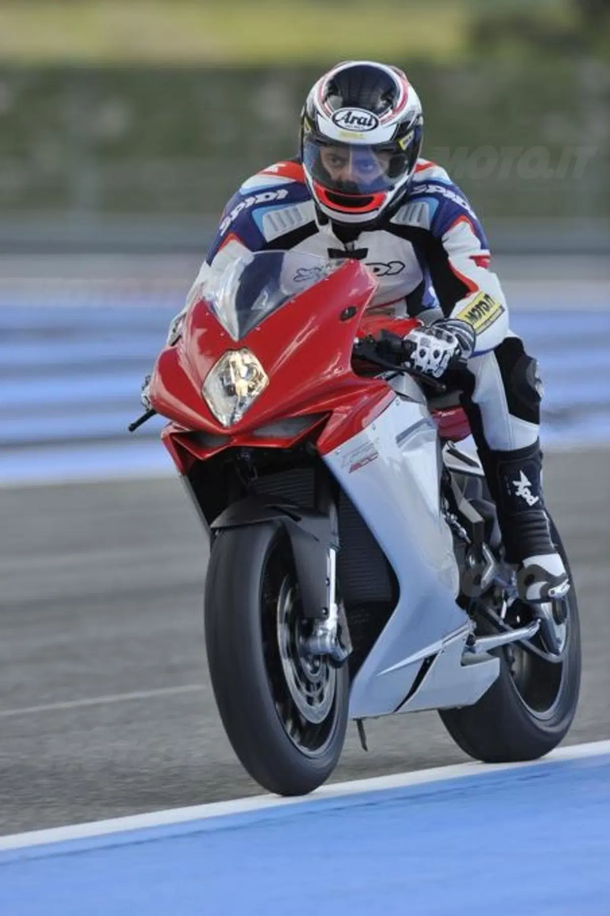 MV Agusta Brutale e F3  (8)