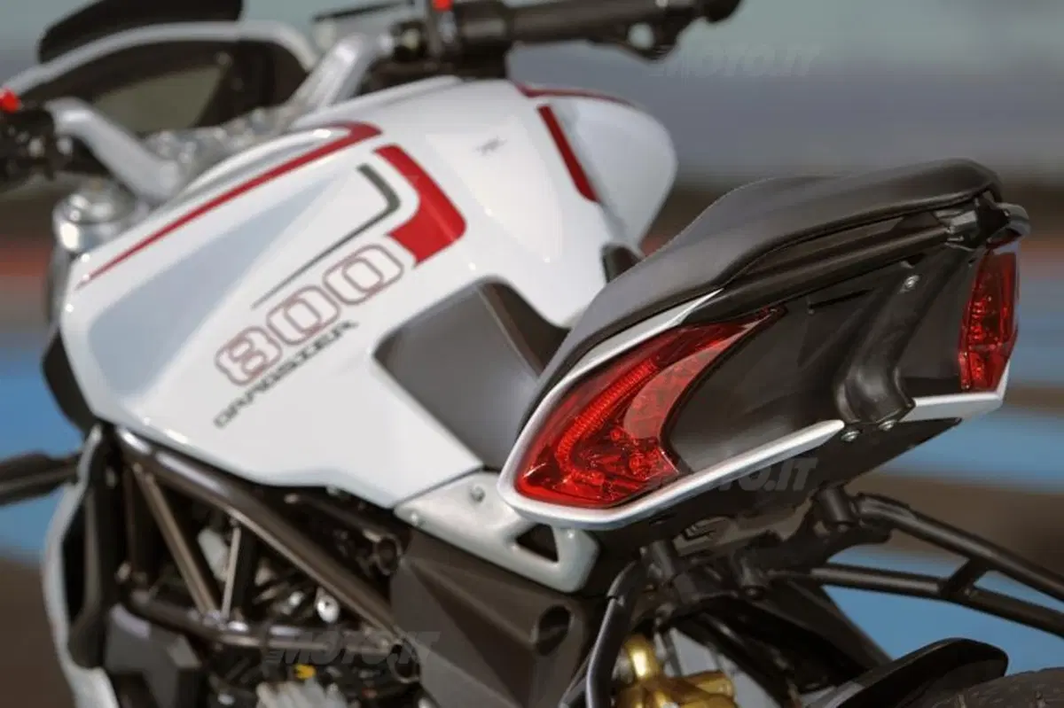 MV Agusta Brutale e F3  (25)