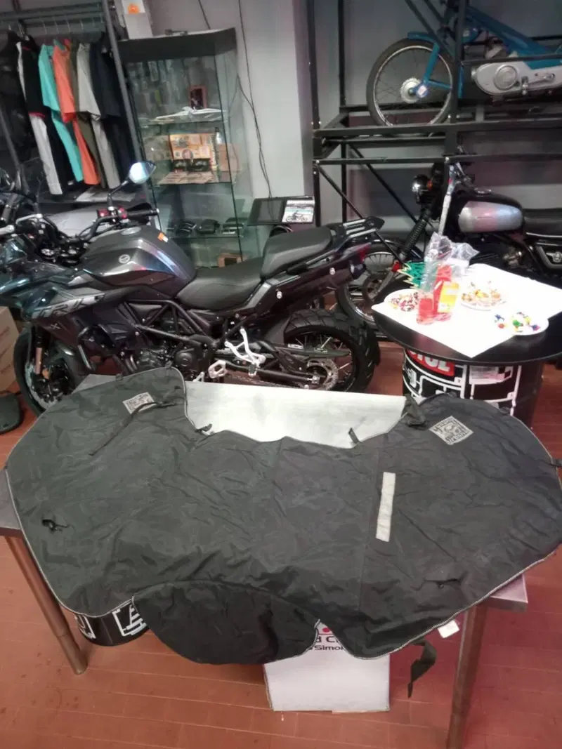 Termoscud Coprigambe Per Suzuki Burgman 400 Tucano Urbano