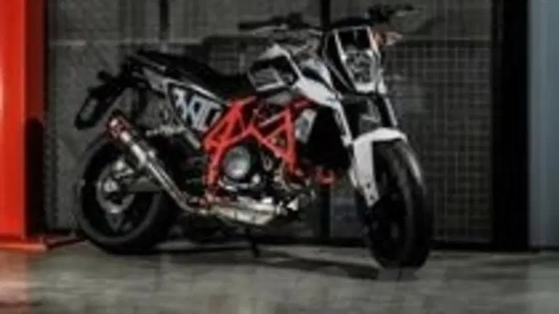 Un kit in omaggio per la KTM 690 Duke