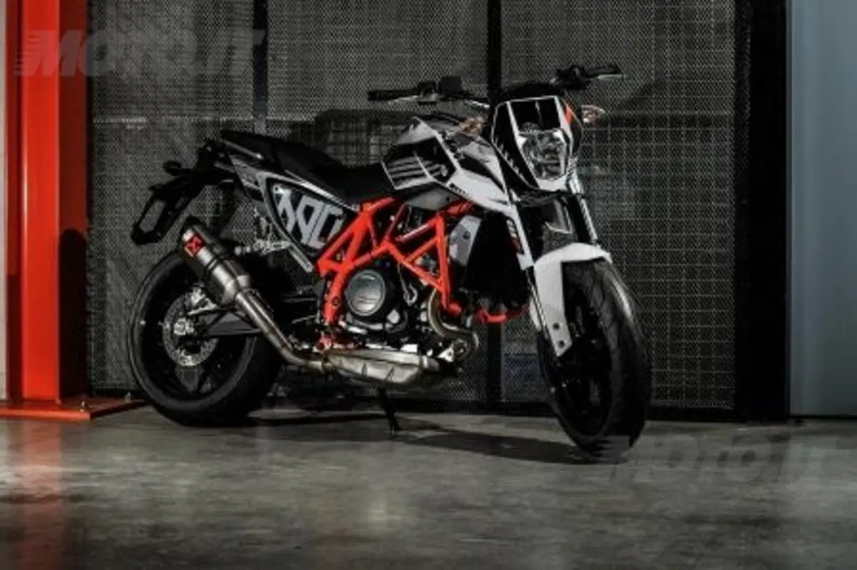 Un kit in omaggio per la KTM 690 Duke (2)