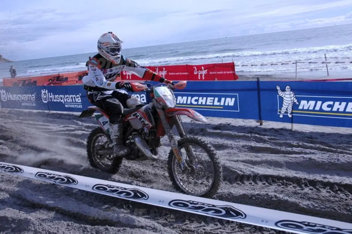 Alex Salvini domina la prima prova degli Assoluti d'Italia di Enduro