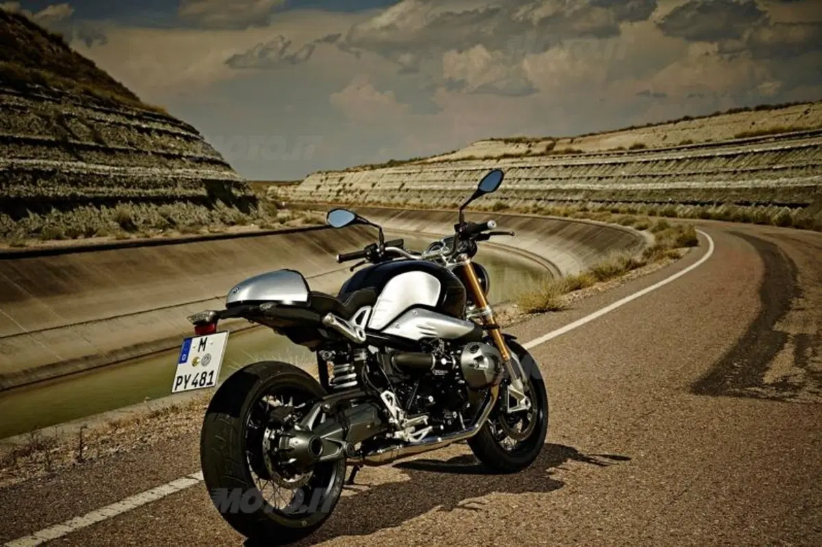 BMW R nineT: debutto romano (2)
