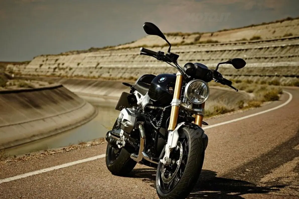 BMW R nineT: debutto romano (4)