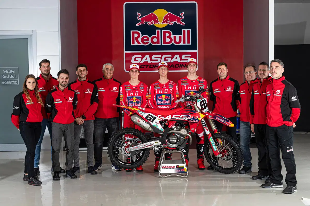 Athena con il Red Bull GASGAS Factory Racing Team (3)