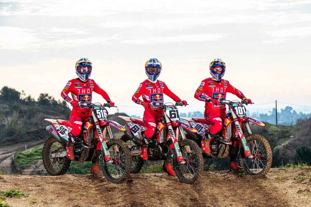 Athena con il Red Bull GASGAS Factory Racing Team (4)