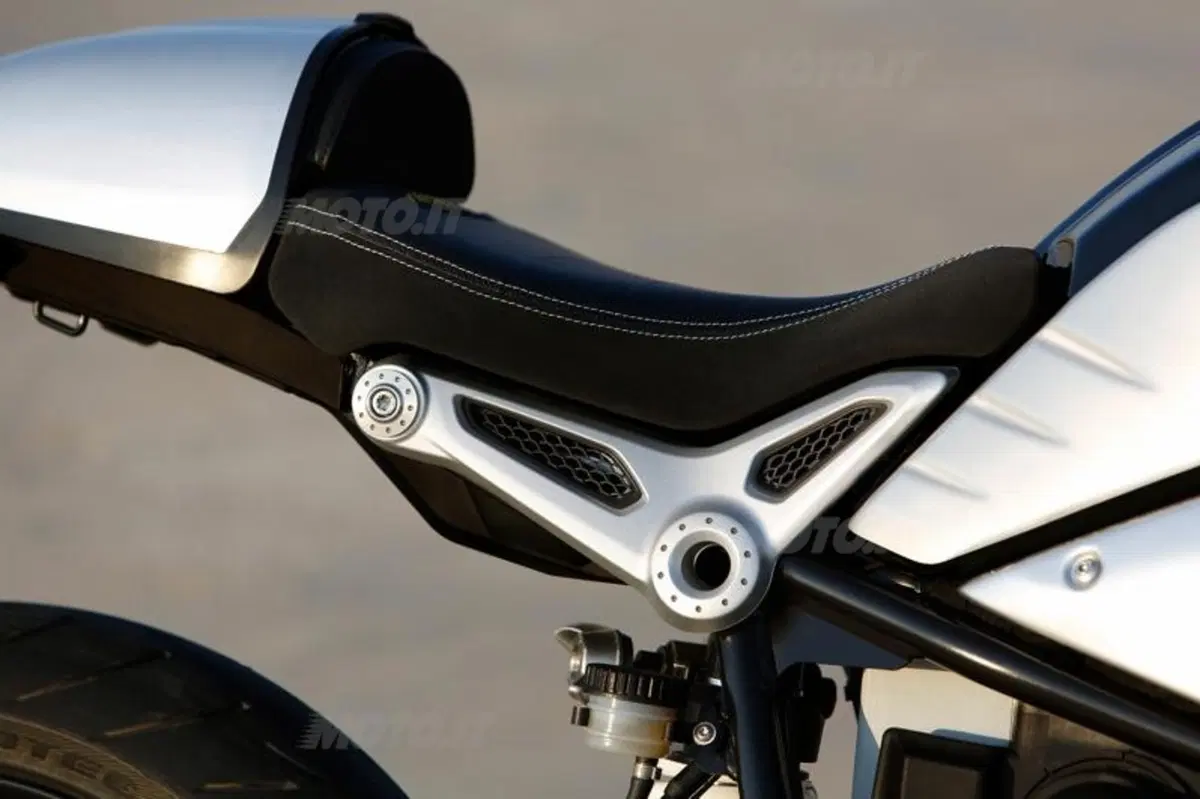 BMW R nineT: debutto romano (15)