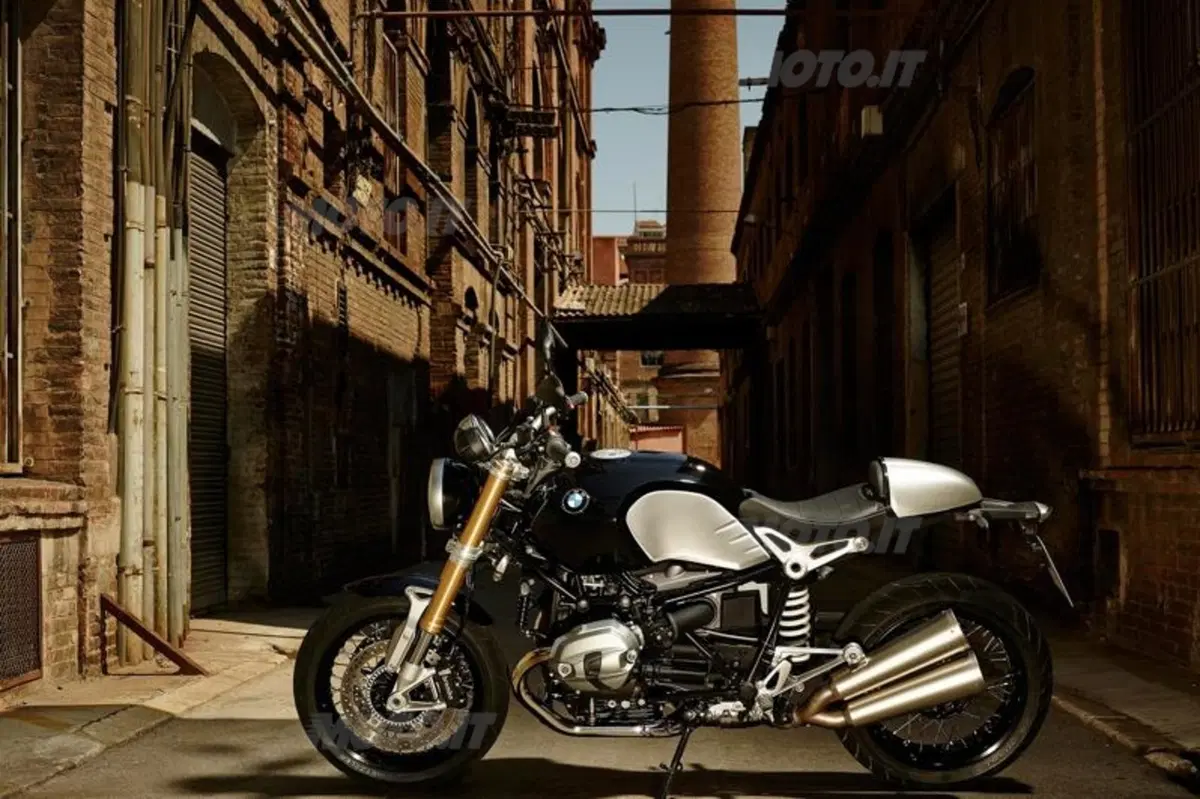 BMW R nineT: debutto romano (18)