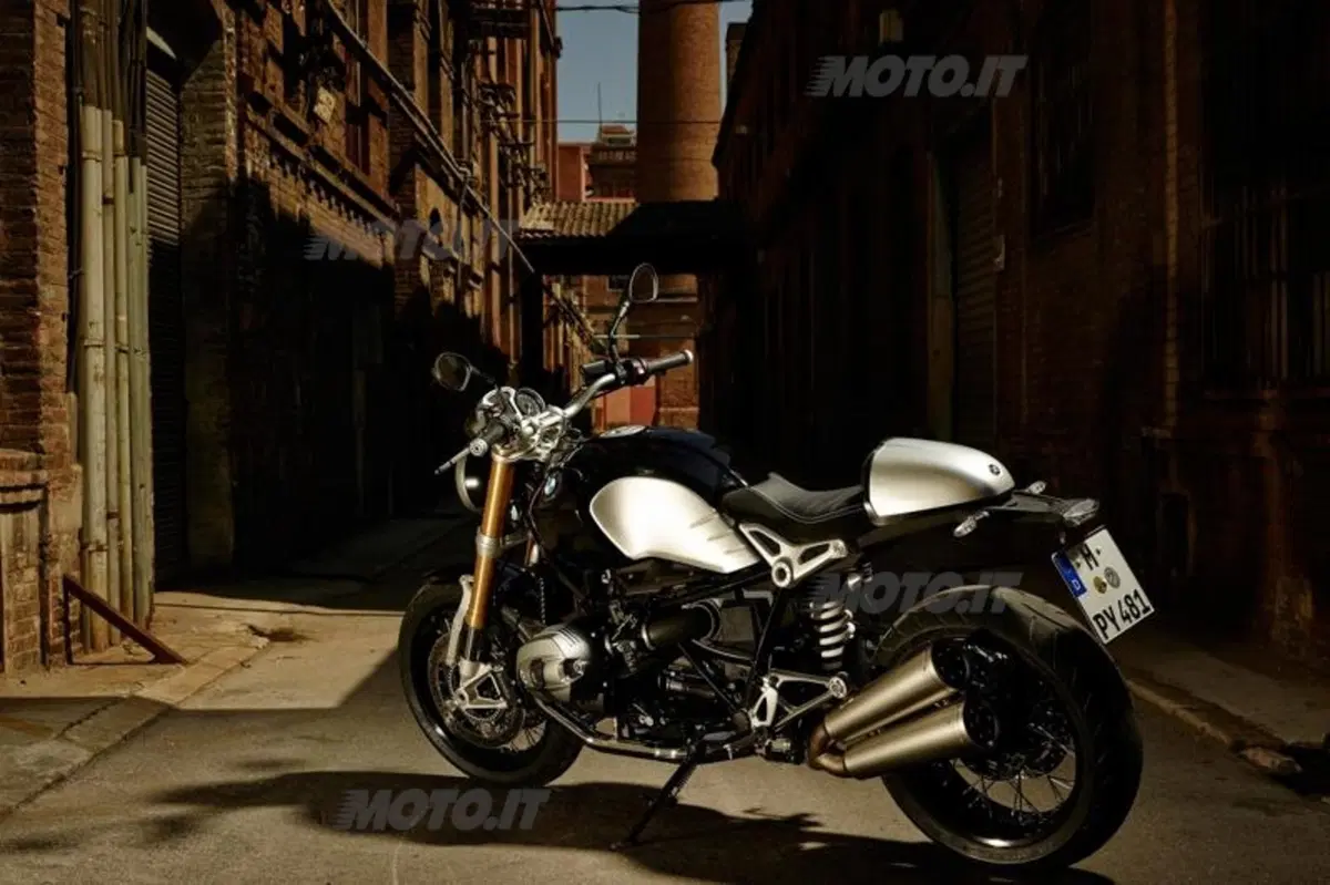 BMW R nineT: debutto romano (21)