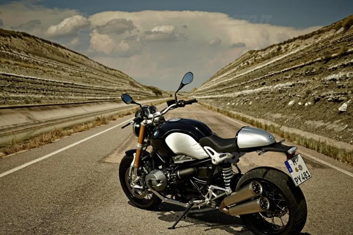 BMW R nineT: debutto romano (30)