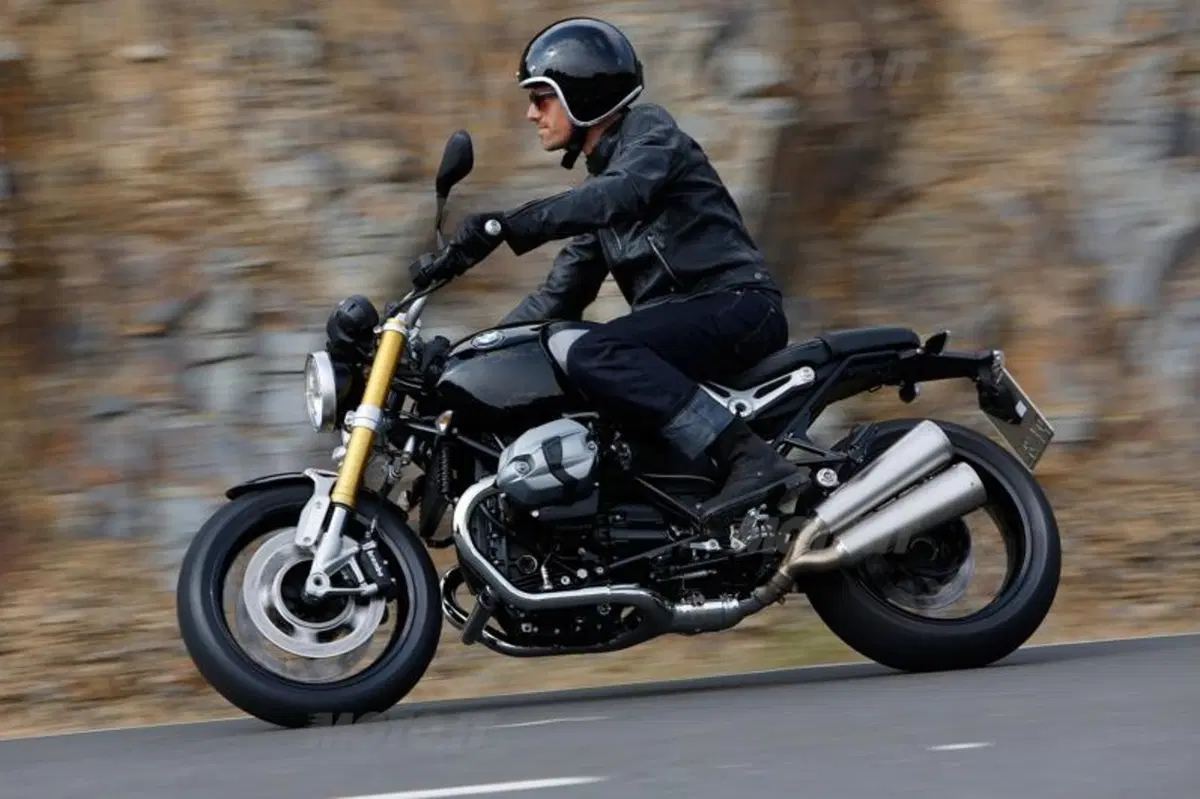 BMW R nineT: debutto romano (37)
