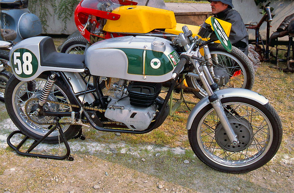Questa &egrave; una replica della bellissima Ossa 230 che contro ogni pronostico ha trionfato a media record nella 24 ore del Montjuich nel 1967 battendo moto di cilindrata assai superiore