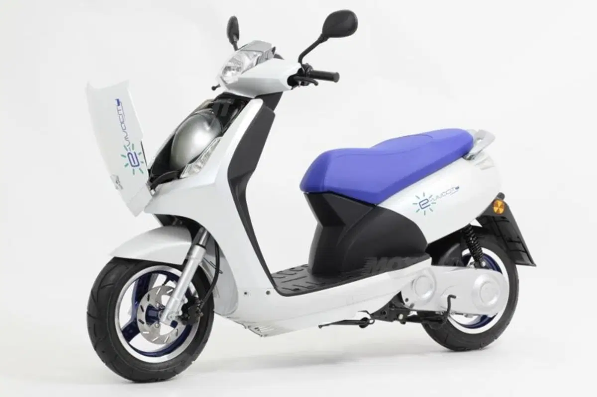Peugeot Scooters: Geopolis 300R debutta a Motodays 2014 (6)