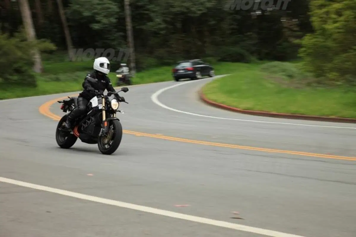 Joanne Donn, nuovo riferimento del web per le motocicliste USA (5)