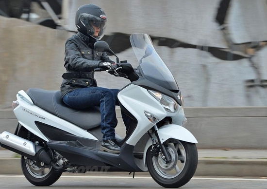 Suzuki Burgman 125 e 200 ABS