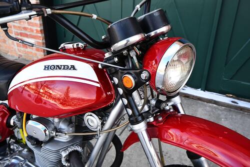 Sotheby's mette all'asta la Honda SL350 di John Wayne (9)