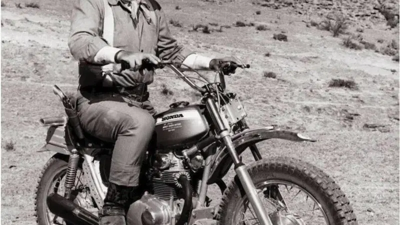 Sotheby's mette all'asta la Honda SL350 di John Wayne