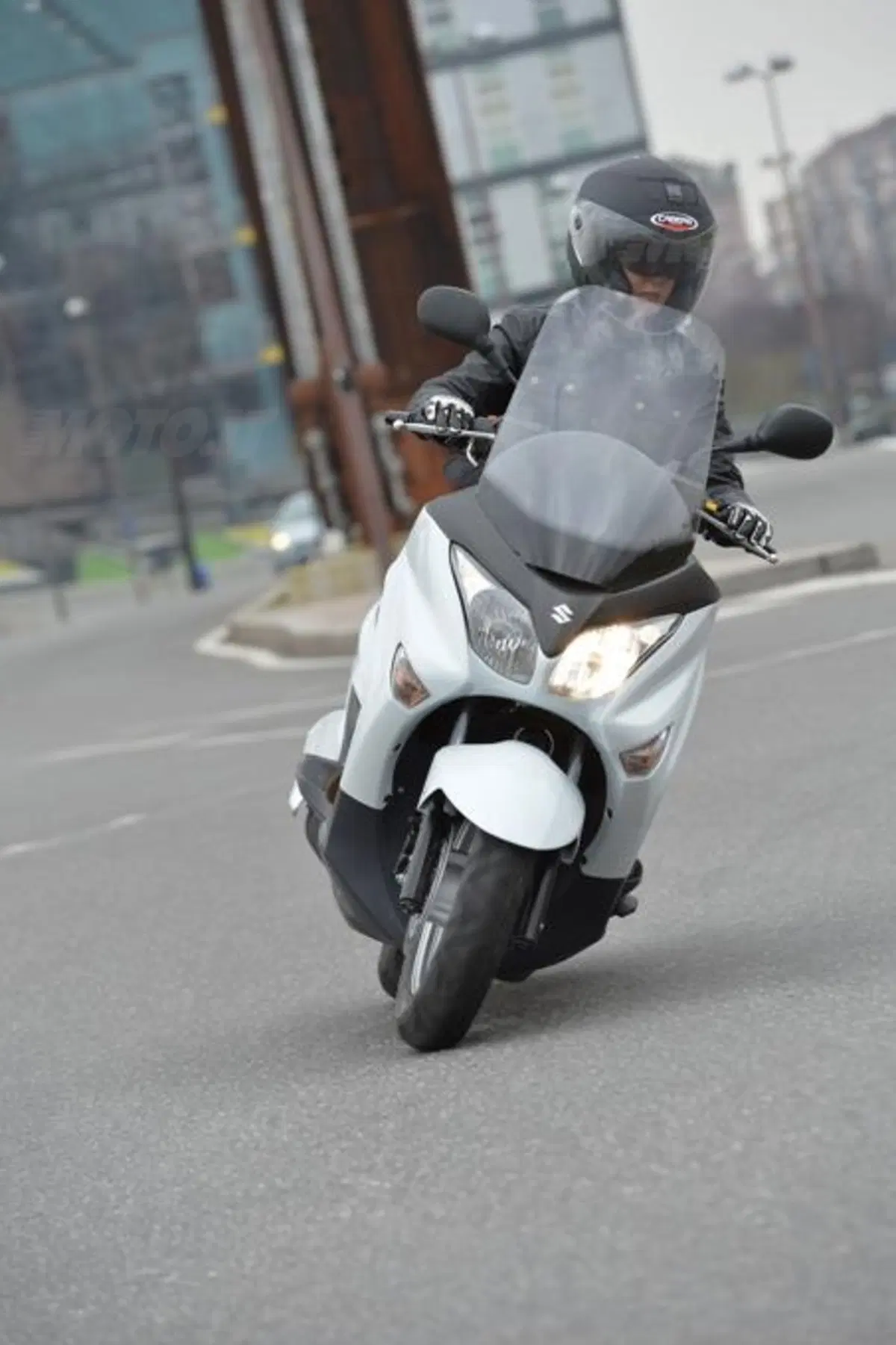 Suzuki Burgman 125 e 200 ABS (10)
