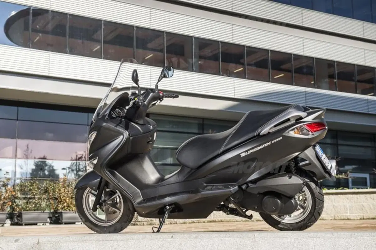 Suzuki Burgman 125 e 200 ABS (13)
