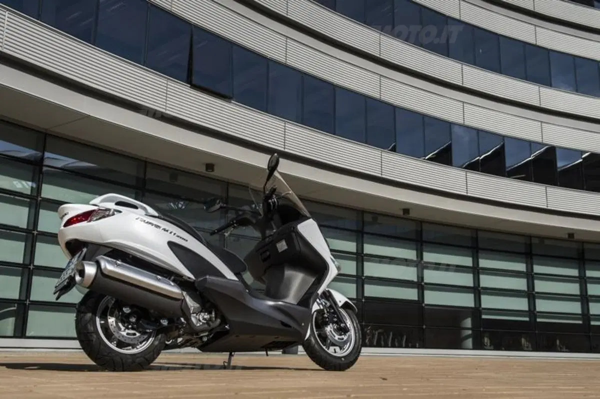Suzuki Burgman 125 e 200 ABS (16)