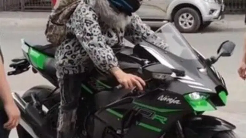 Vietnam: rapina una banca e corre a comprare una supersportiva. Arrestato