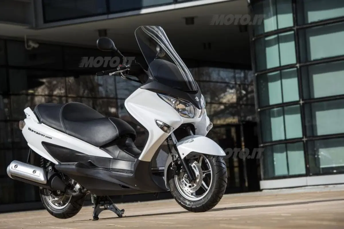 Suzuki Burgman 125 e 200 ABS (17)