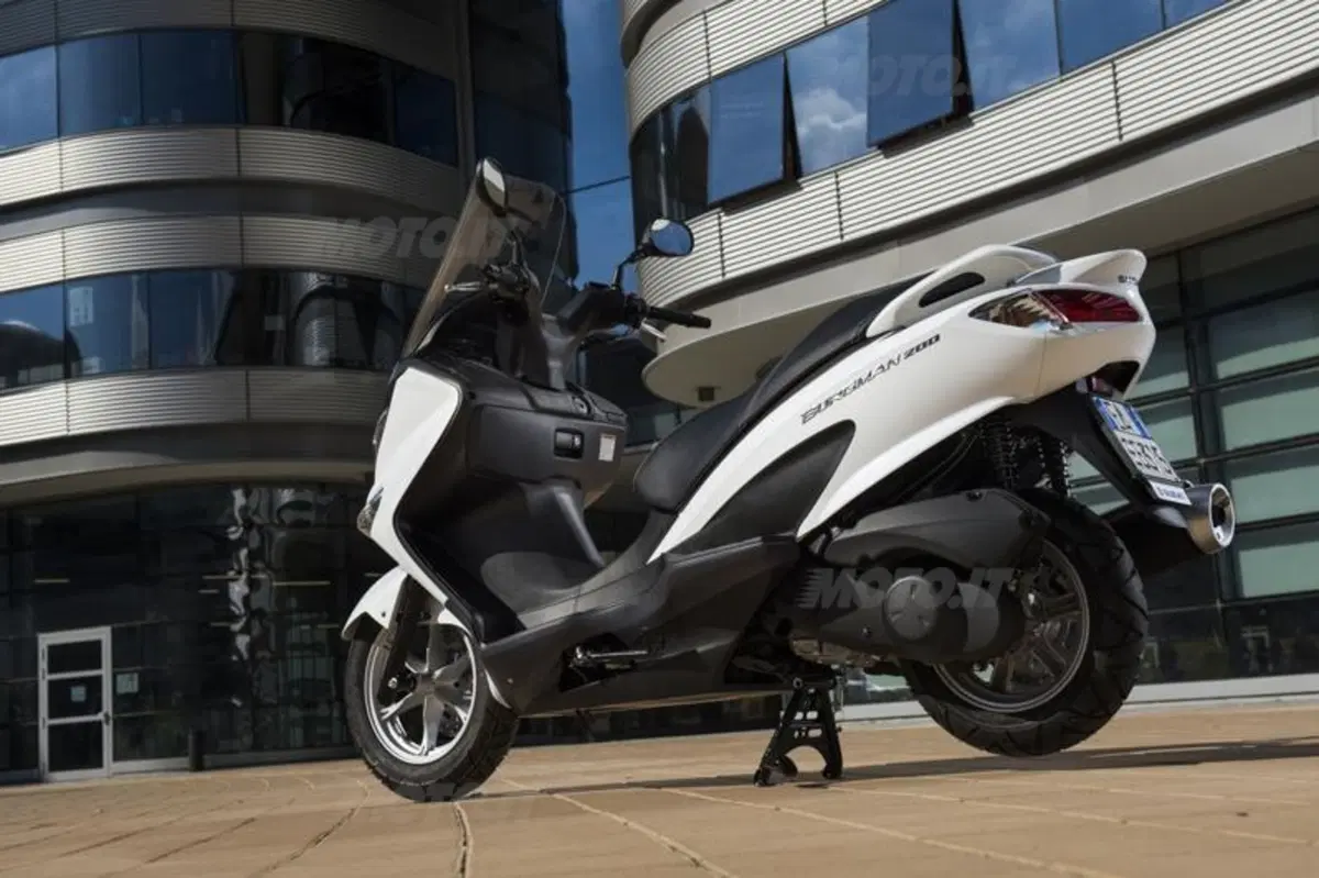 Suzuki Burgman 125 e 200 ABS (18)