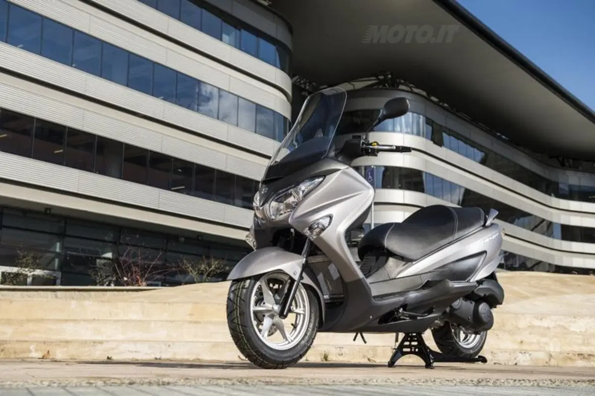 Suzuki Burgman 125 e 200 ABS (21)