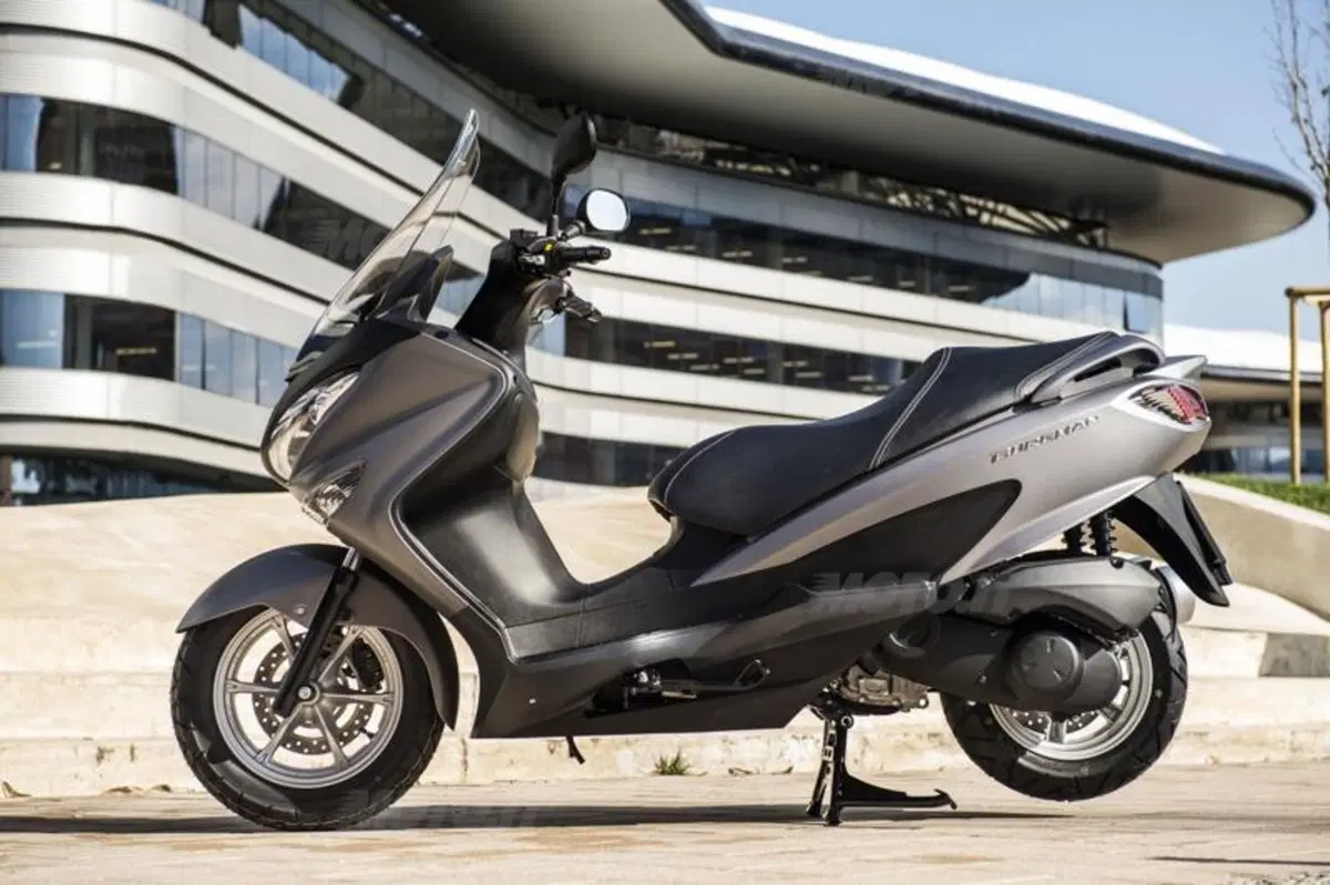 Suzuki Burgman 125 e 200 ABS (22)