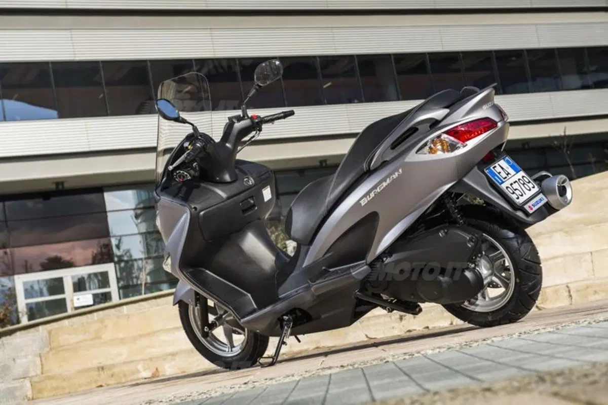 Suzuki Burgman 125 e 200 ABS (23)