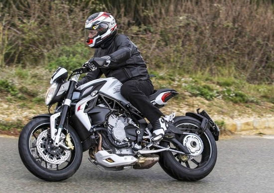 MV Agusta Brutale 800 Dragster open days il 22 e 23 marzo