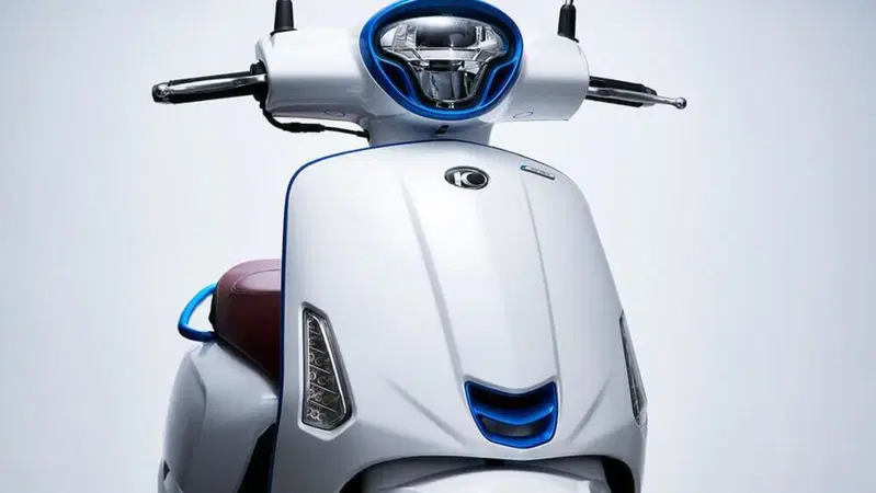 Kymco Like 125 EV: lunga durata a un prezzo interessante