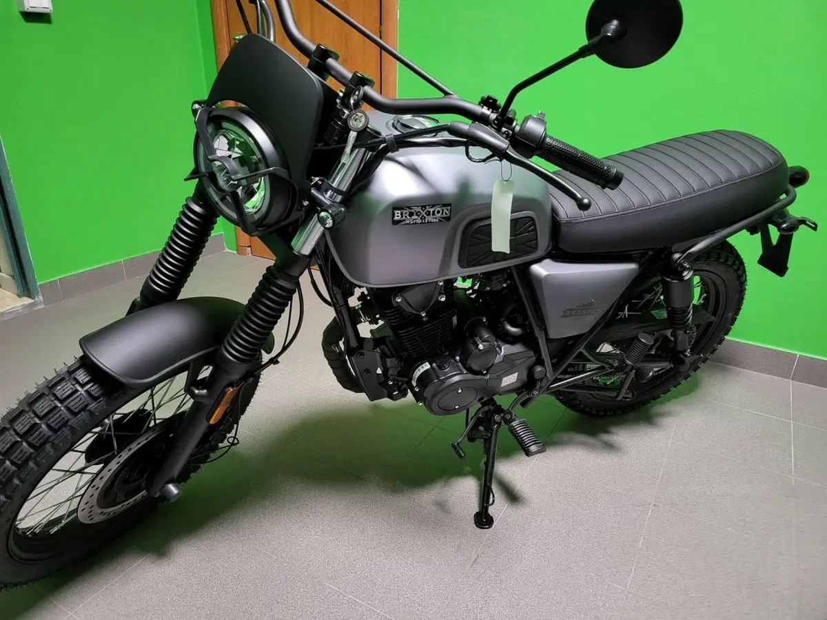 Brixton Motorcycles Felsberg 125 CBS (2021 - 25) (2)