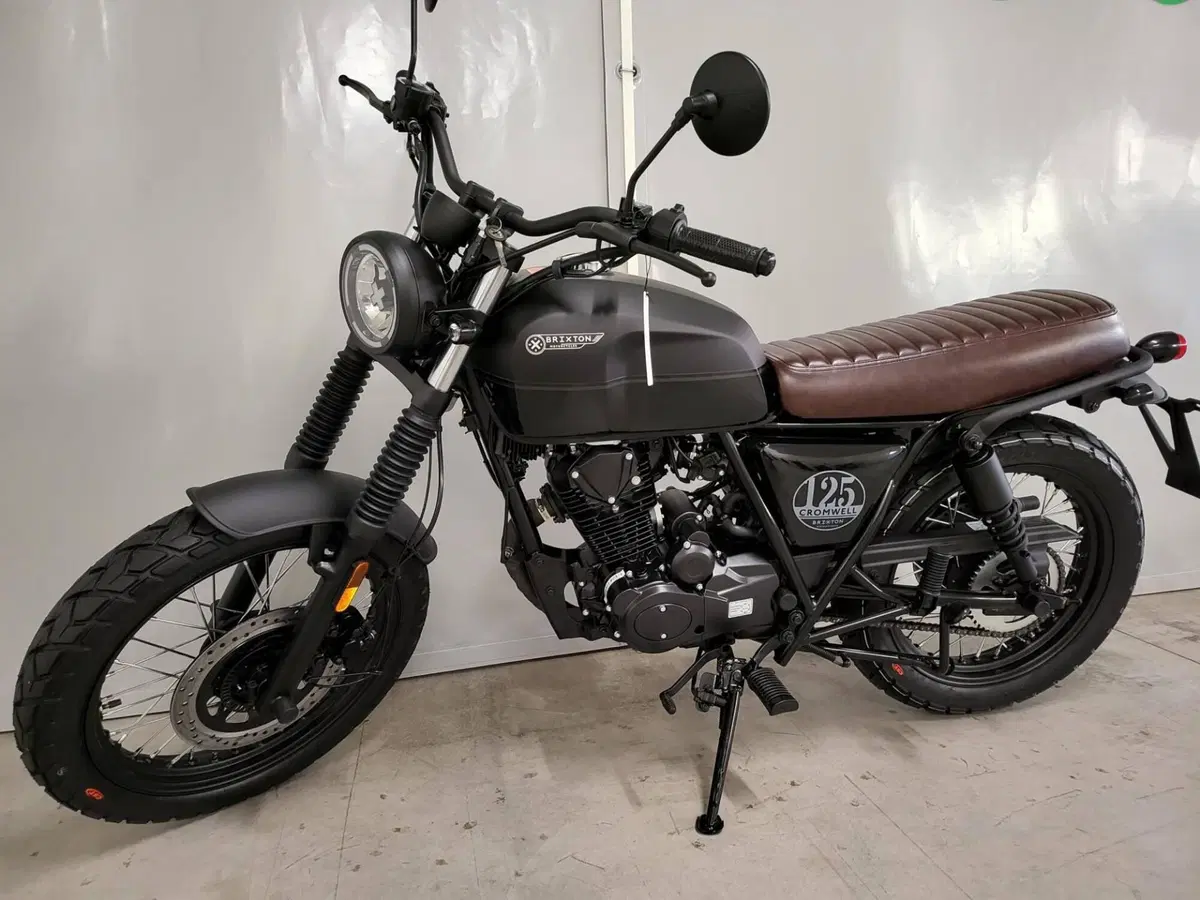 Brixton Motorcycles Cromwell 125 CBS (2021 - 26) (2)