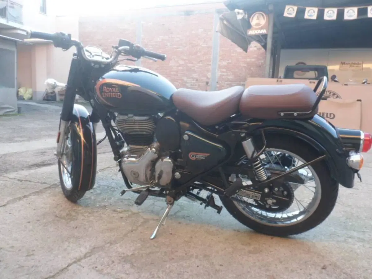 Royal Enfield Classic 350 (2021 - 26) (3)