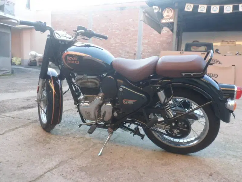 Royal Enfield Classic 350 (2021 - 26) (3)