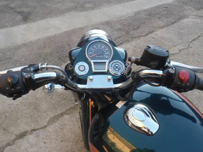 Royal Enfield Classic 350 (2021 - 26) (4)