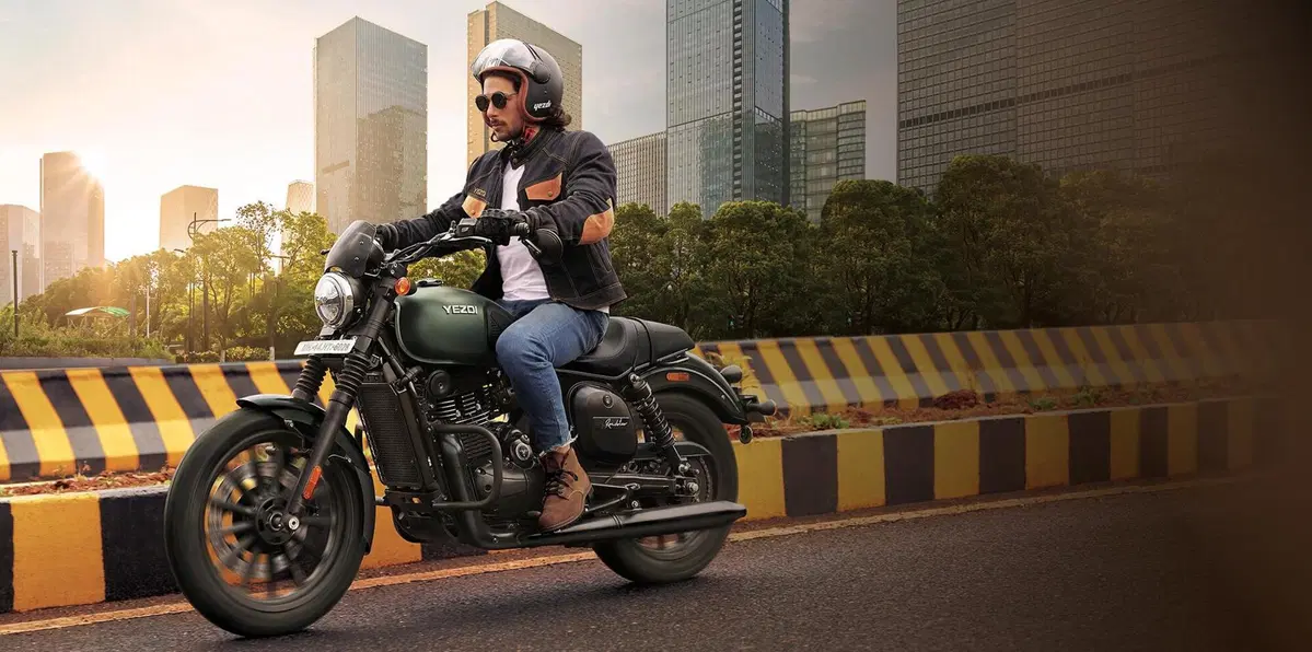 Yezdi rinasce con tre nuove moto: Scrambler, Adventure e Roadster (2)